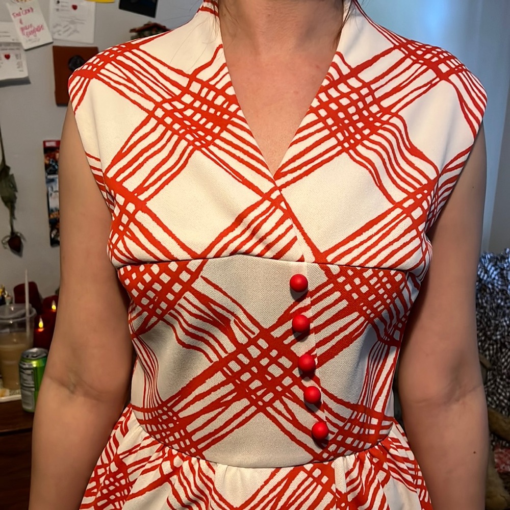 Cute and mod dress.